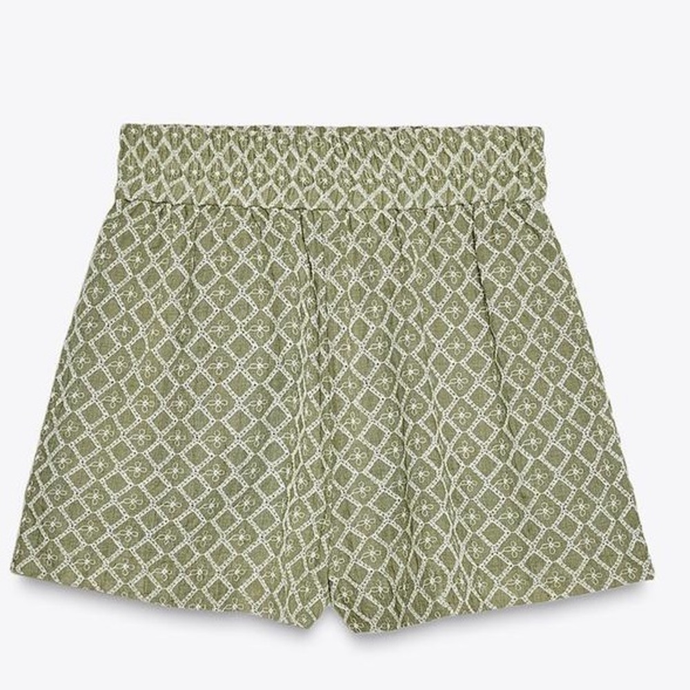 ZARA High-waist Bermuda shorts with wide elastic waistband embroidery
